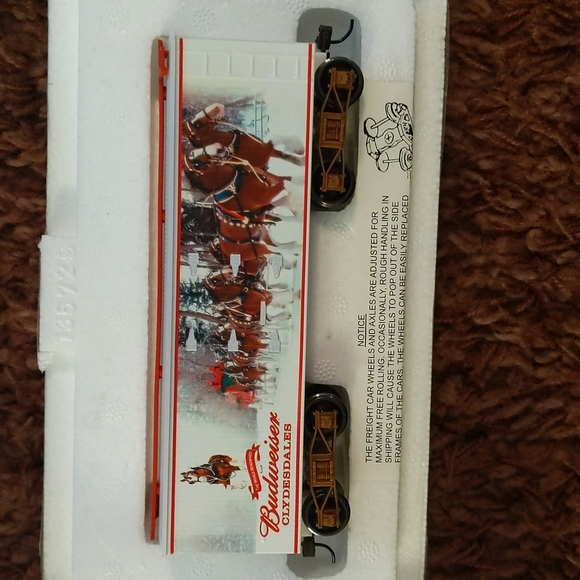 Budweiser Electric 8pc train set - Picture 5 of 10